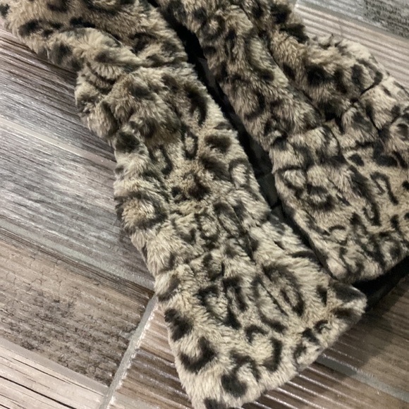 Leopard Vest - Picture 3 of 4